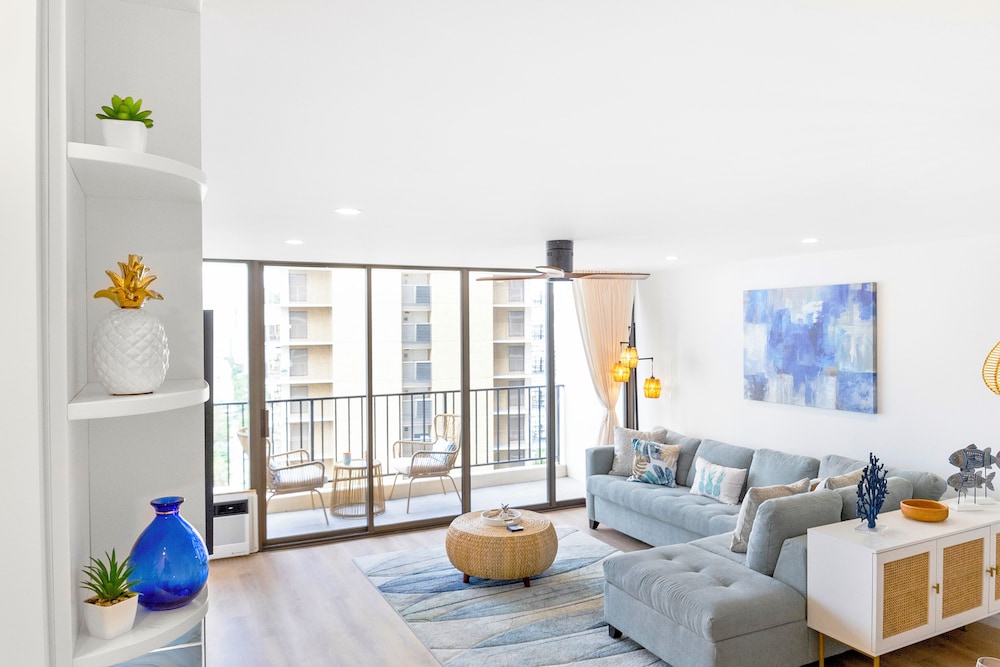 Premium Remodeled Condo with Ocean View and Parking: Premium Suite, 1 Bedroom, Air conditioning, Ocean View (0147) photo