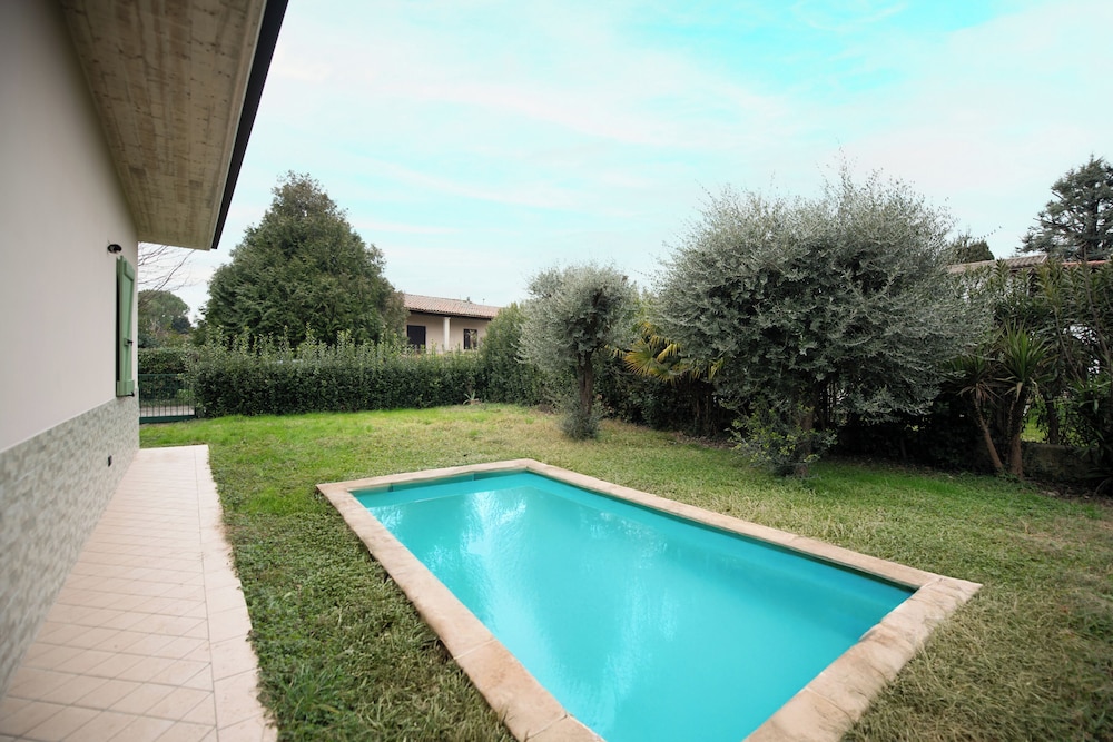 Family Villa, Garden View