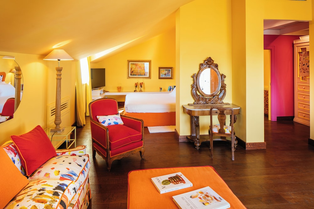 Suite - Photo 9