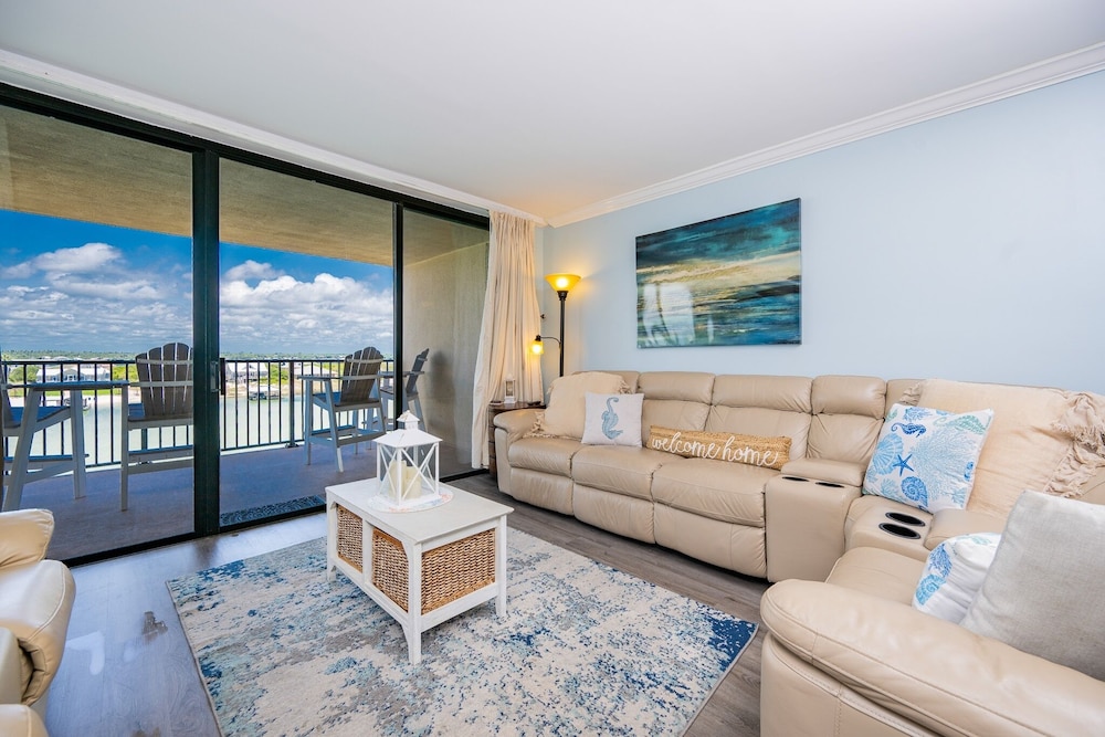 Condo, 2 Bedrooms