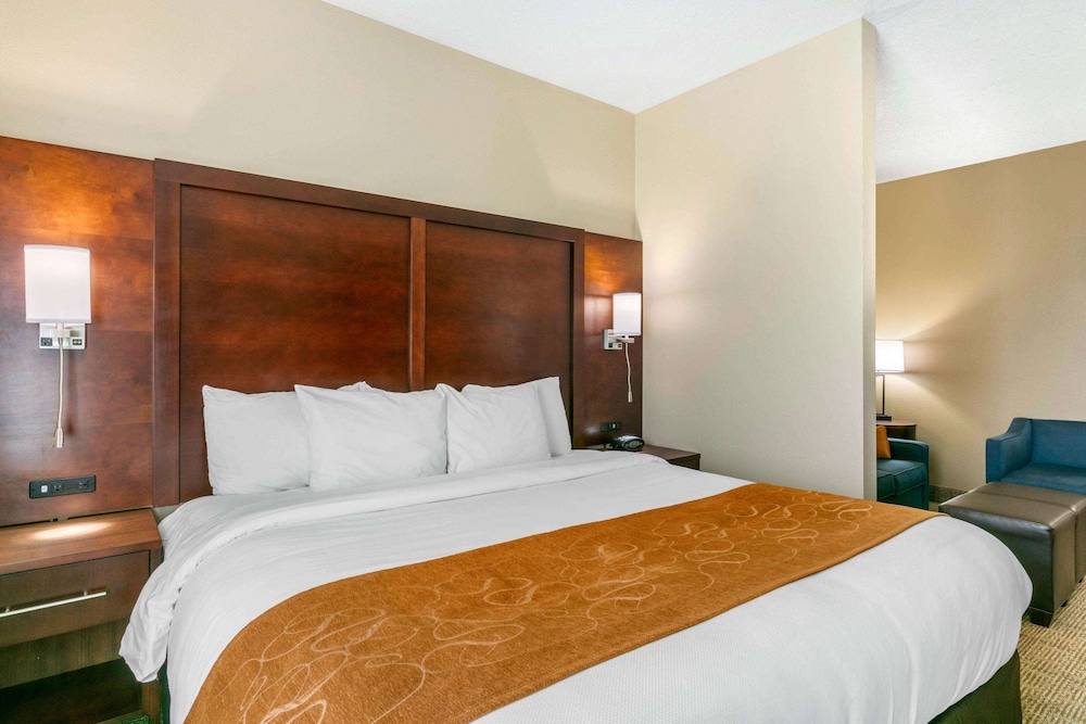 1 King Bed, Suite, Nonsmoking - Photo 2