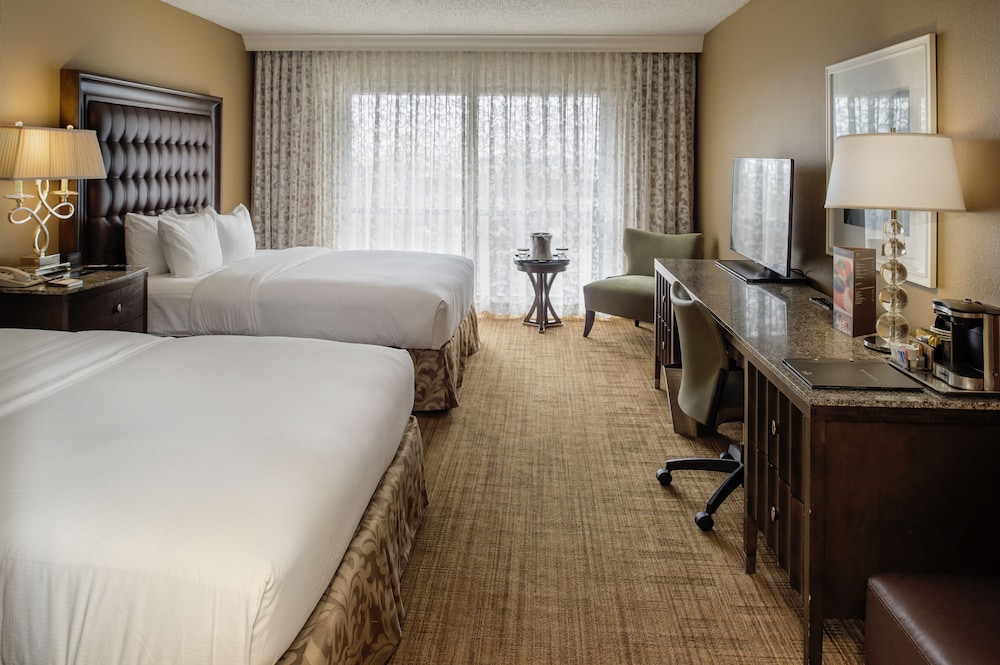Standard Room, 2 Queen Beds - Photo 1