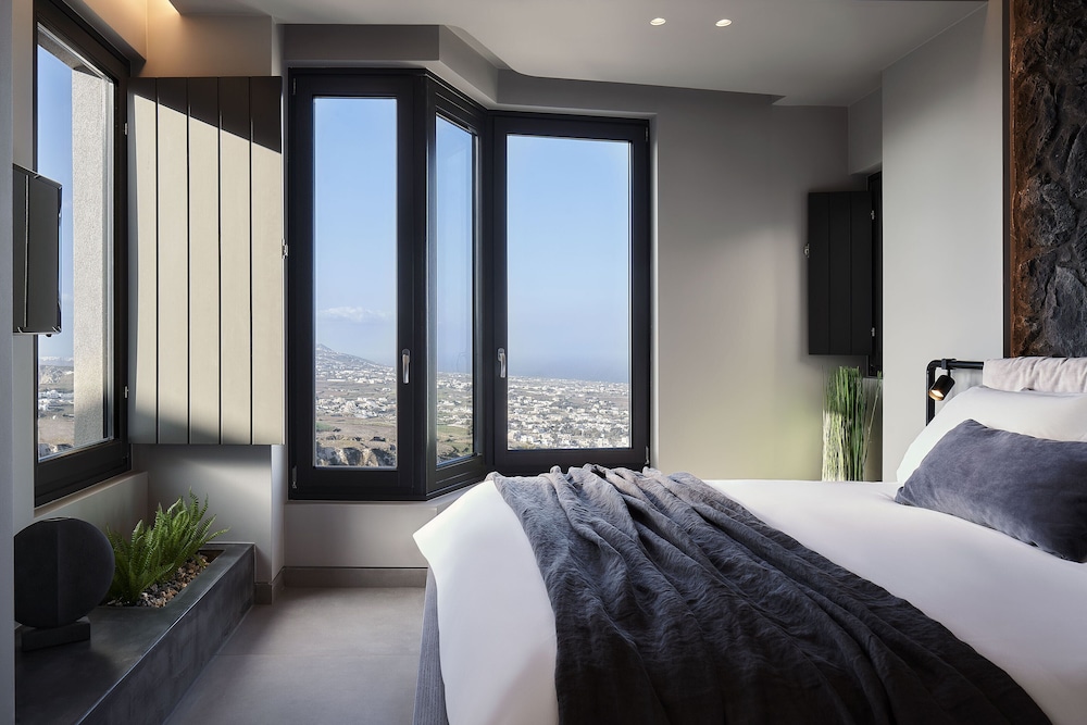 Deluxe Suite with Outdoor Private Plunge Pool and Sea View