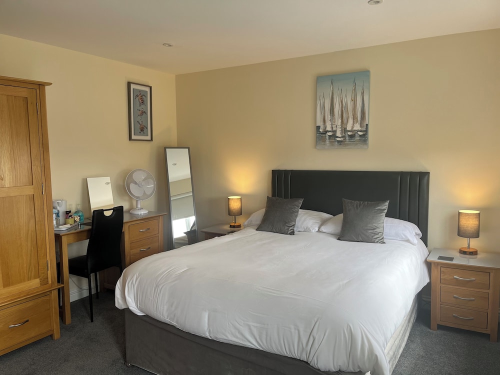 Superior Double Room, Patio, Canal View photo 2