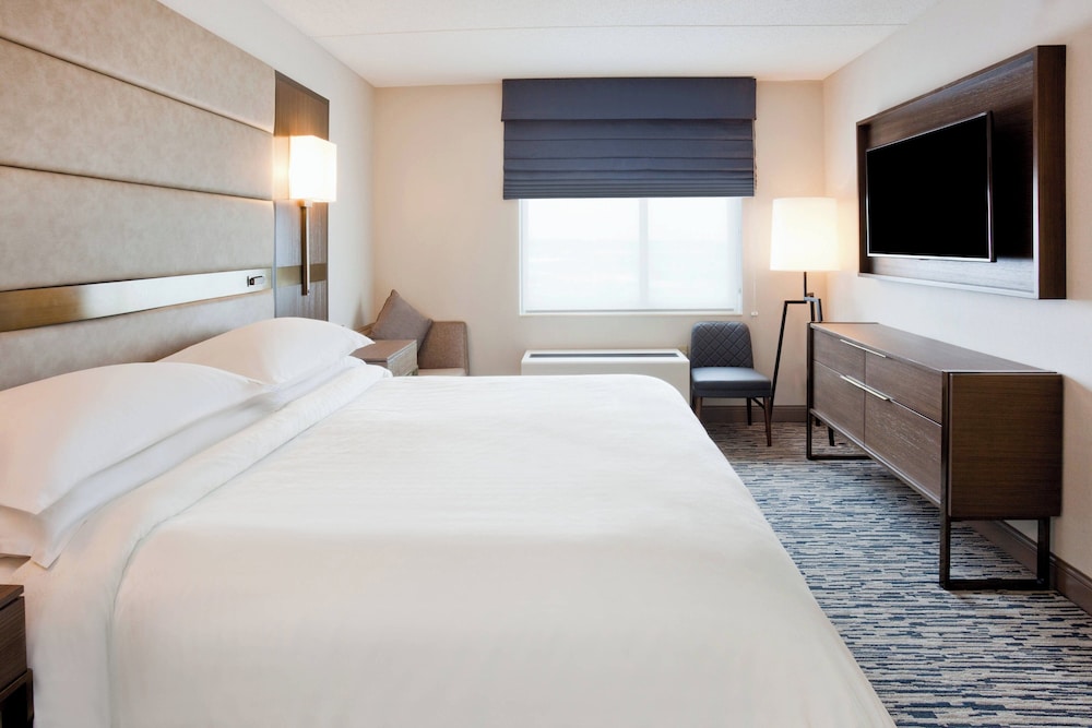 Club Suite, 1 King Bed - Photo 3