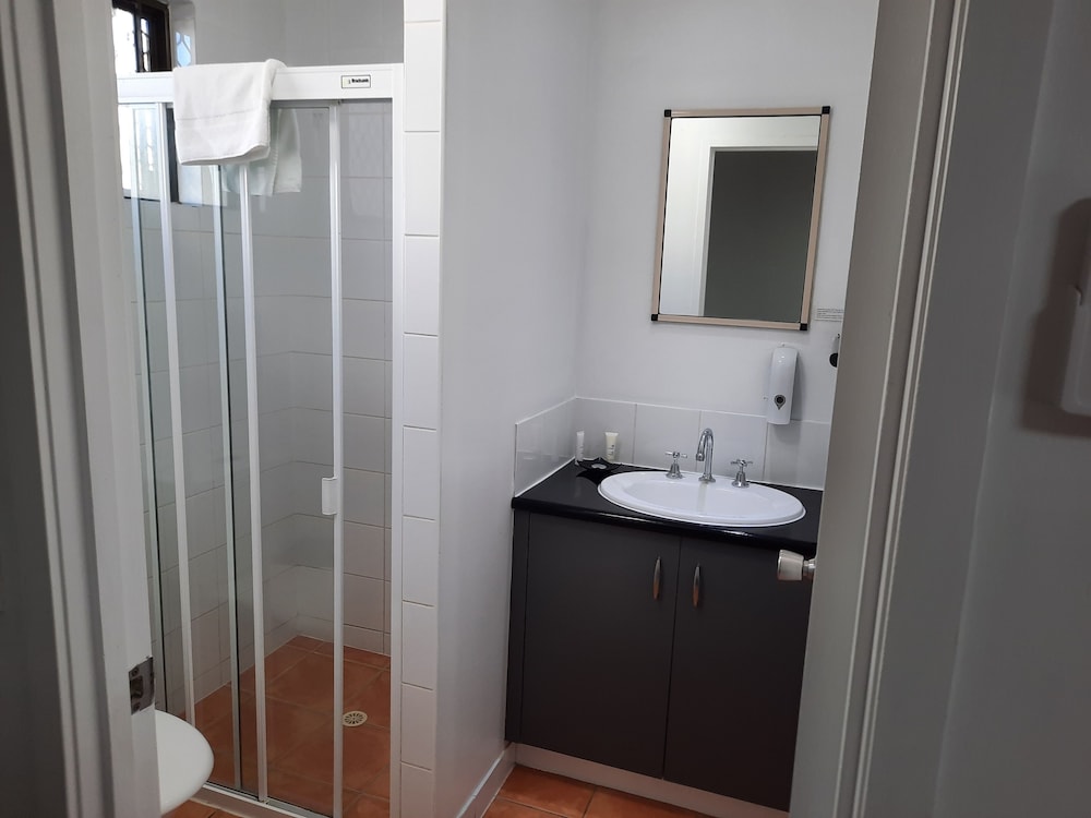 Family Quadruple Room, Multiple Beds, Non Smoking, Kitchenette photo 3