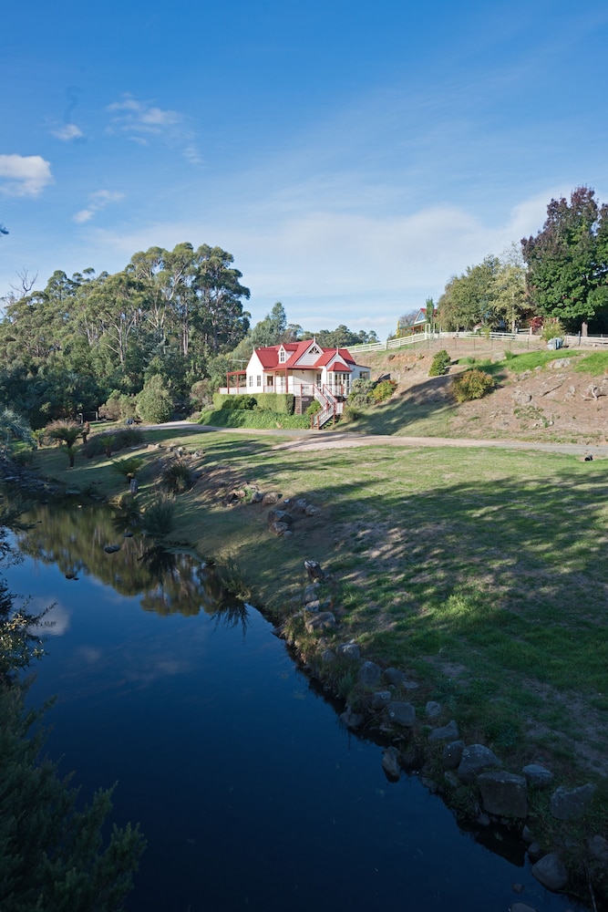 Emily Cottage photo 2
