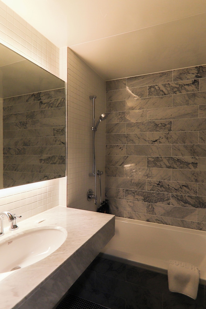 Premier Double Room - Photo 11