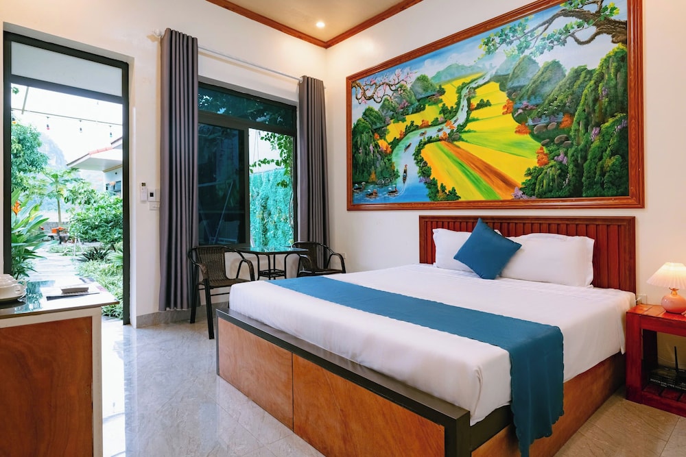 Comfort Room, Pool View photo 1