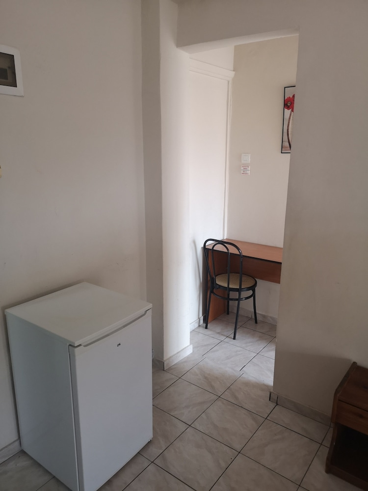 Basic Room (6 beds) photo 3
