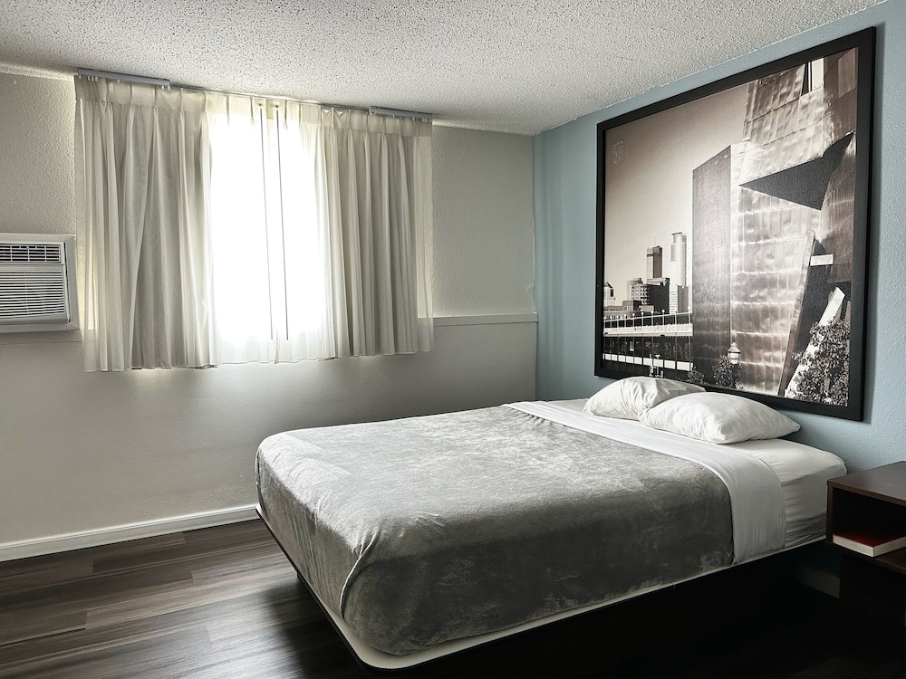 Standard Room, Accessible, Non Smoking photo 1