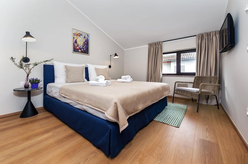 Deluxe Apartment, 1 Bedroom, Terrace - Photo 17