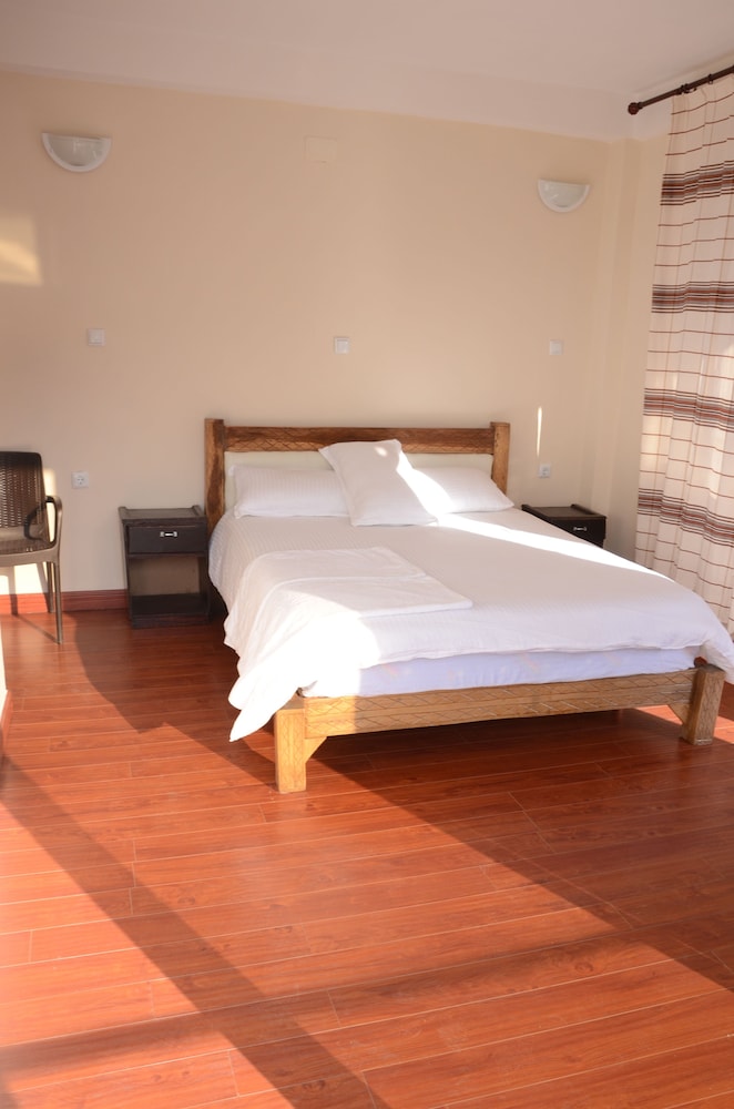 Deluxe Double Room, 1 King Bed, Balcony, Mountain View photo 1
