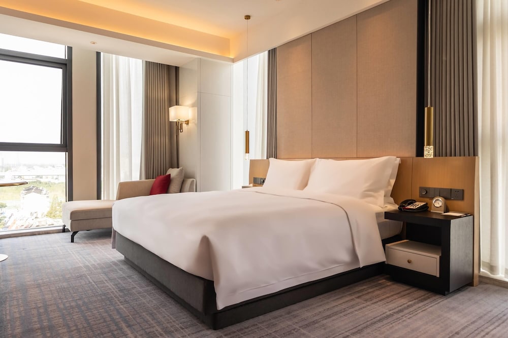 Deluxe Room, 1 King Bed, Non Smoking