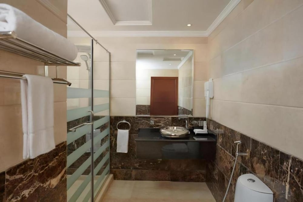 Standard Double Room - Photo 7