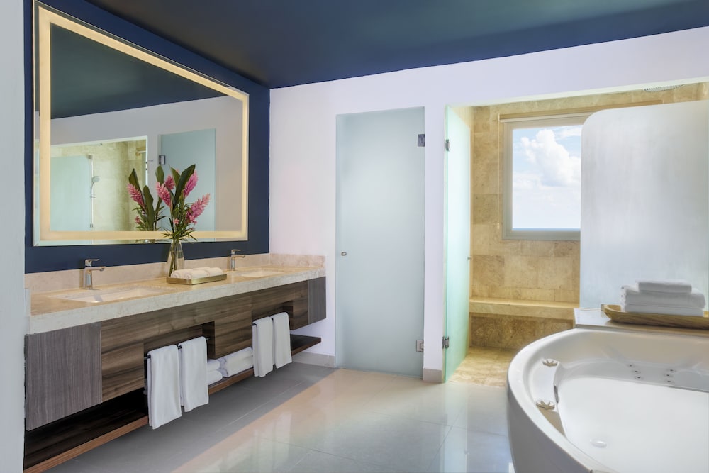 Preferred Club Master Suite Ocean Front King - Photo 5