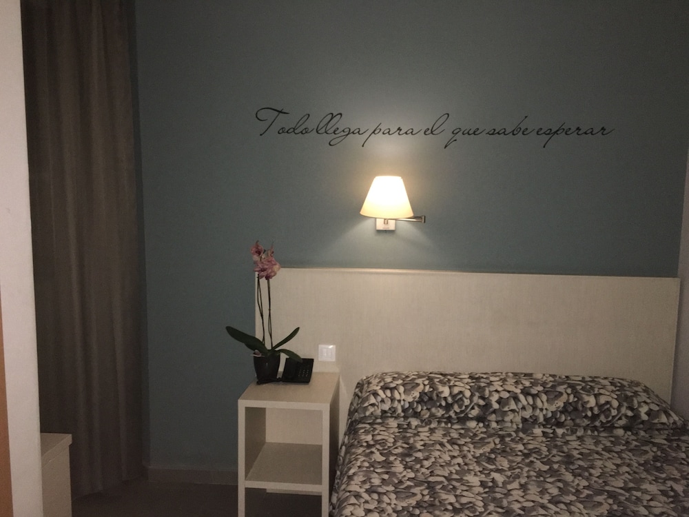 Double or Twin Room photo 3