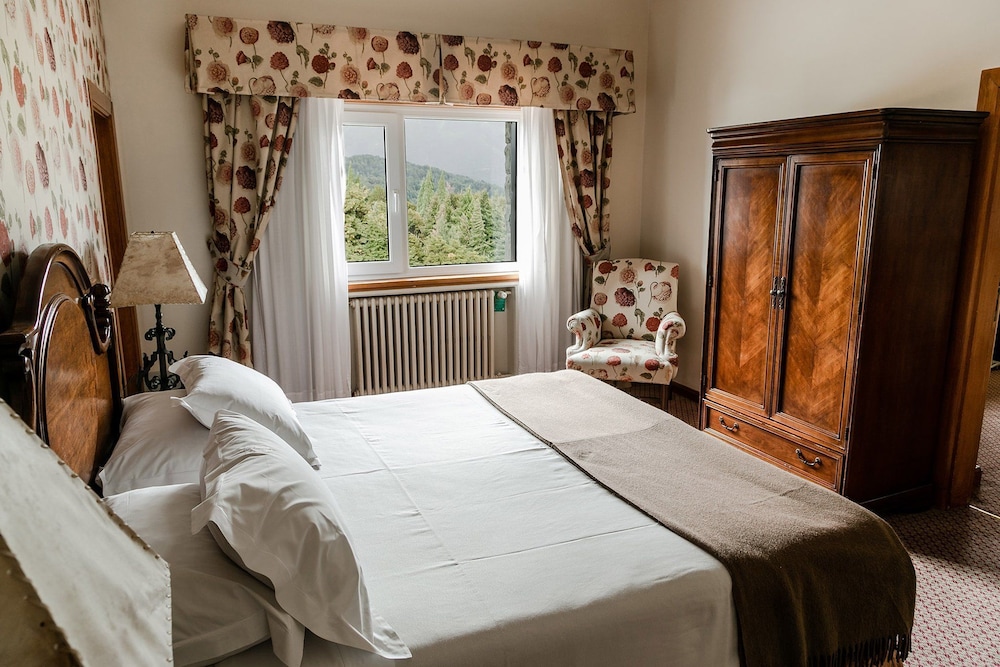 Standard Room, 1 Queen Bed