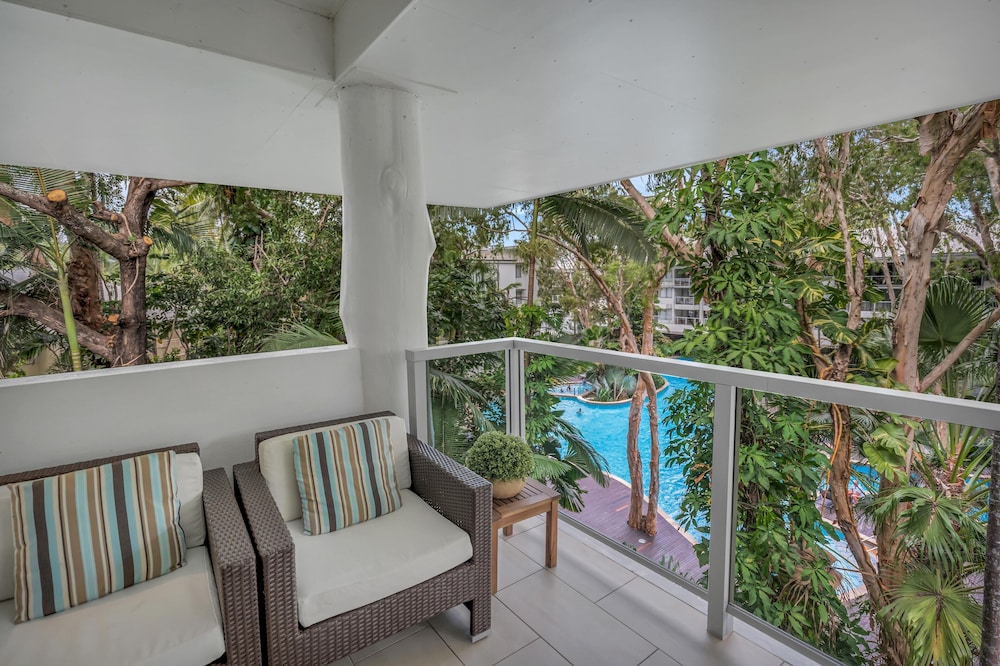 Family Apartment, 2 Queen Beds, Non Smoking, Balcony photo 3