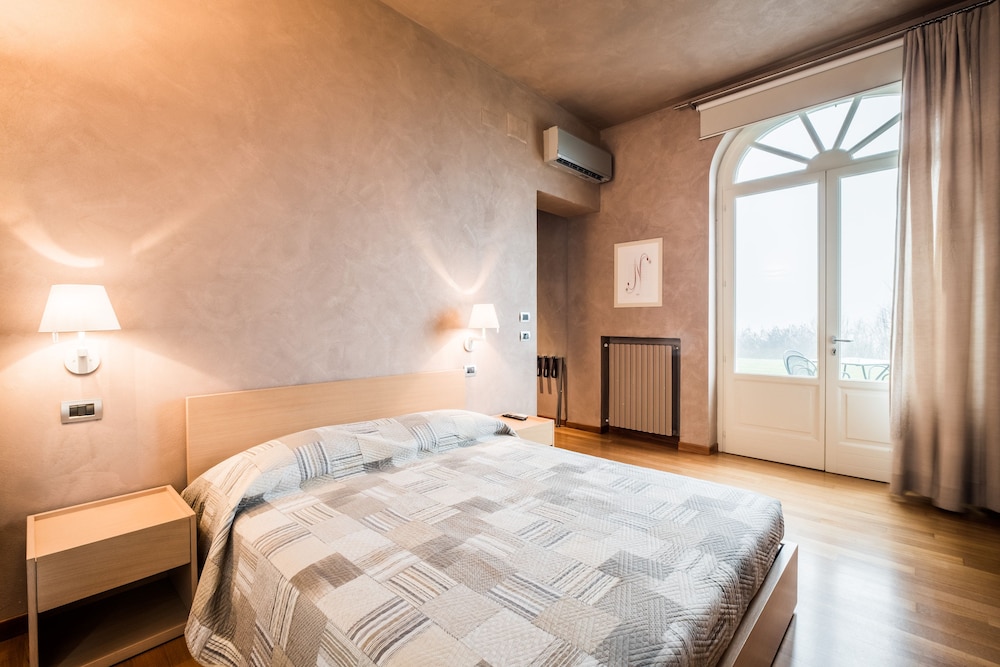 Luxury Double Room, 1 Double Bed, Patio, Park View photo 1