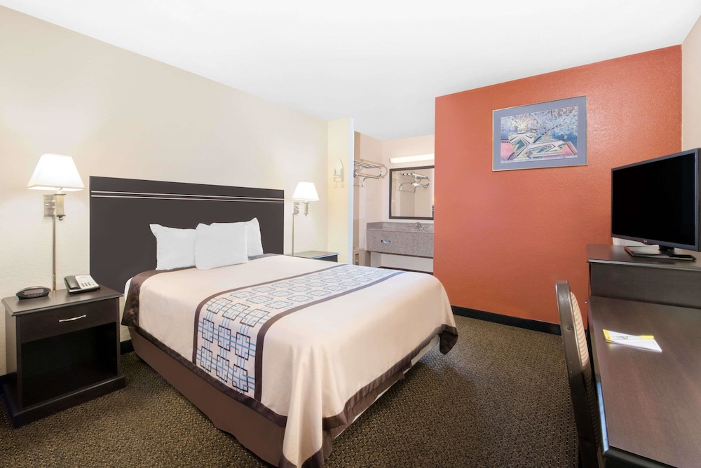Room, 1 Queen Bed, Non Smoking photo 2