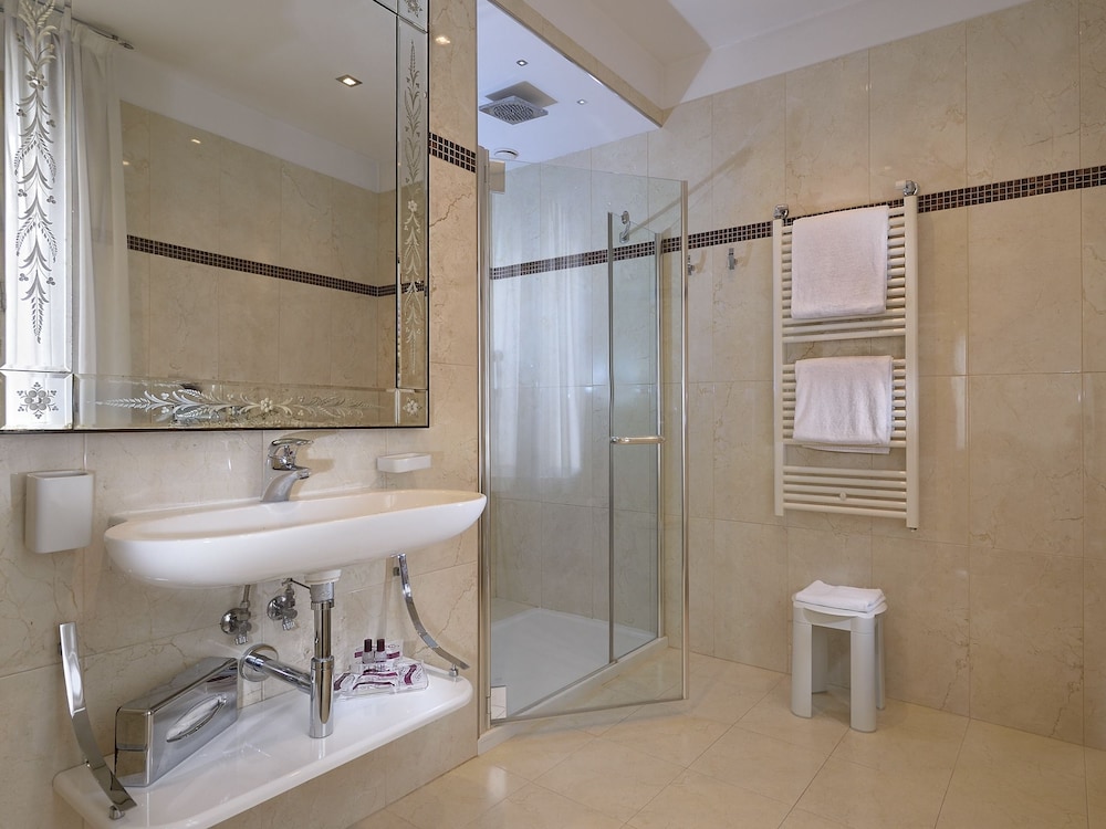Classic Triple Room photo 2