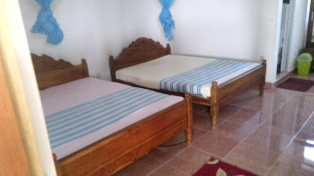 Basic Quadruple Room, 2 Double Beds, Lake View photo 3
