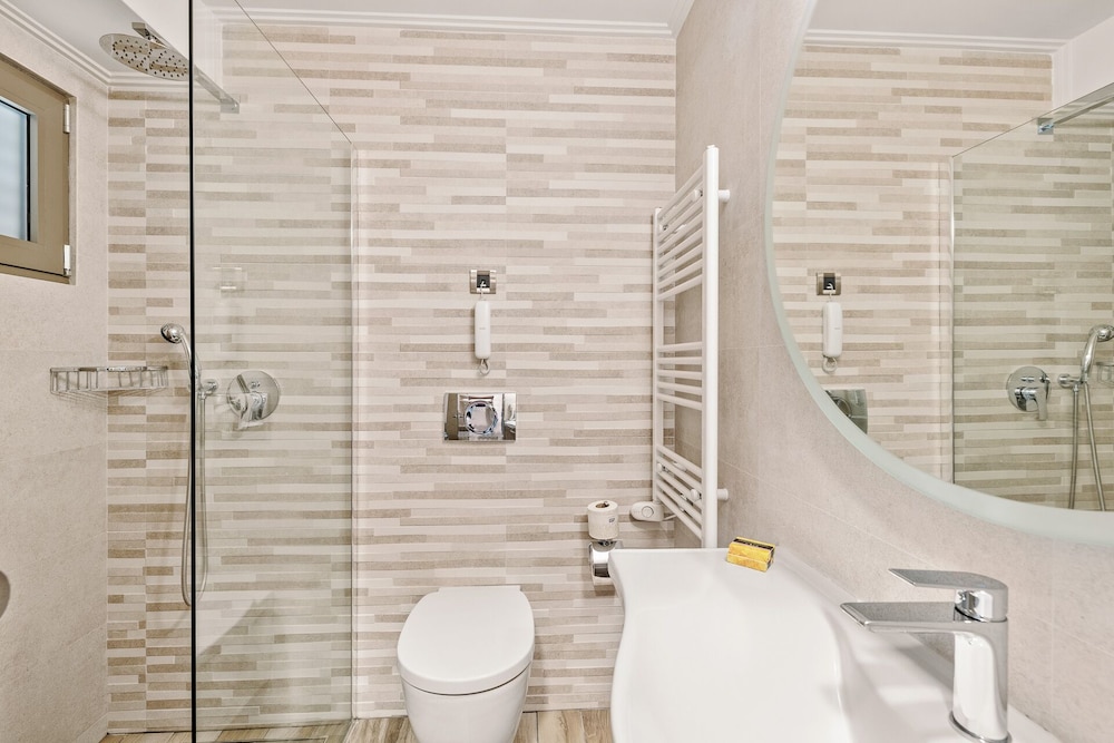 Superior Triple Bungalow - Photo 4