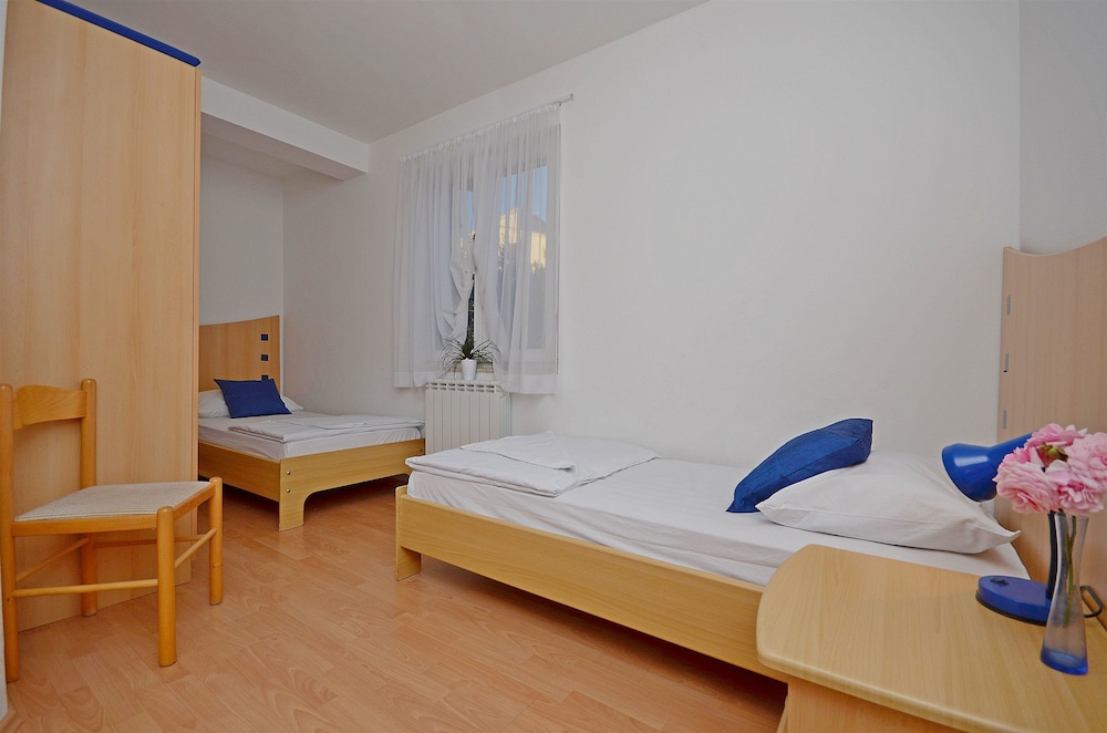 Apartment (A7) photo 1