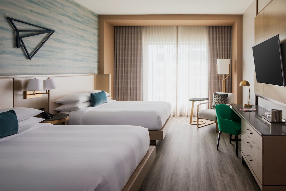 Room, 2 Queen Beds - Photo 1
