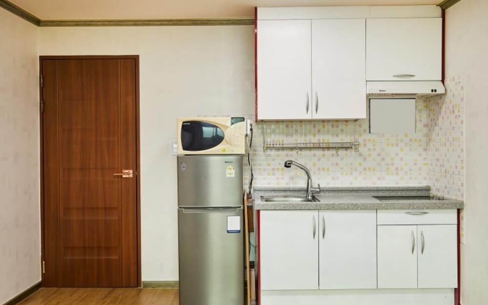 Room (Room 203 Medium Size (Ondol)) photo 3