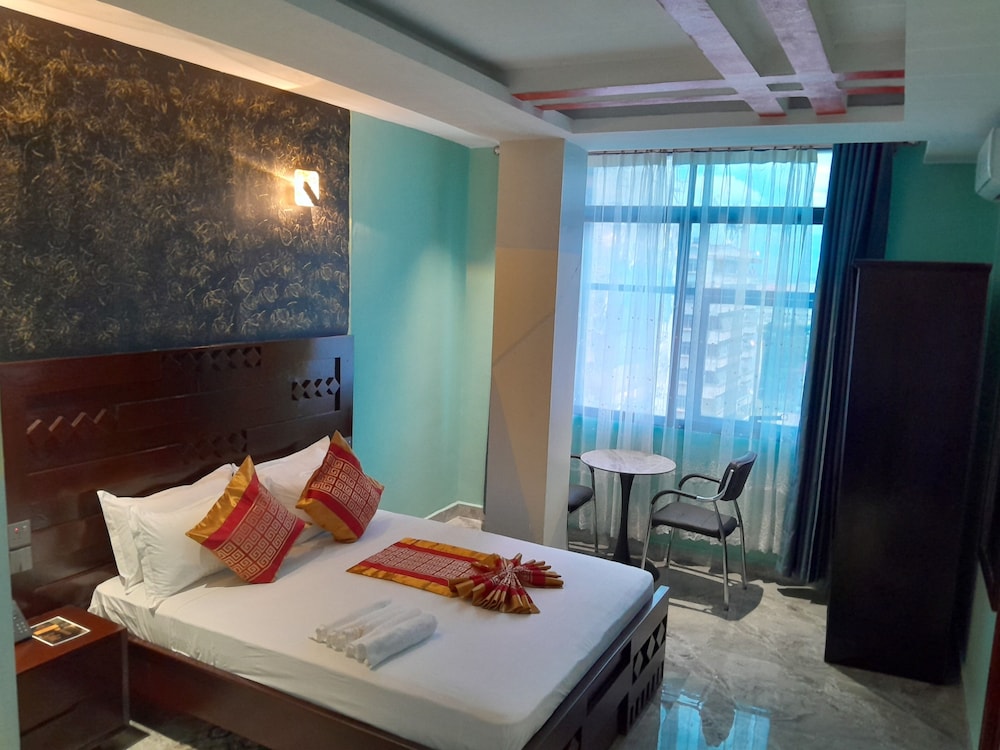 Deluxe Room, Balcony, City View photo 2