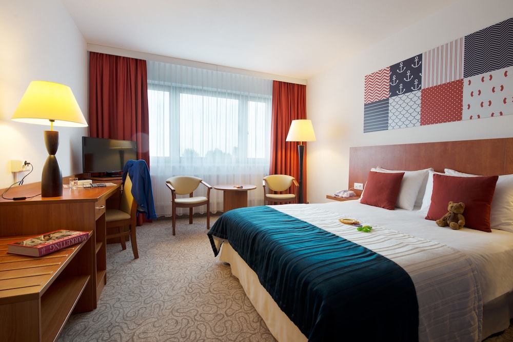 Standard Room, 1 Queen Bed