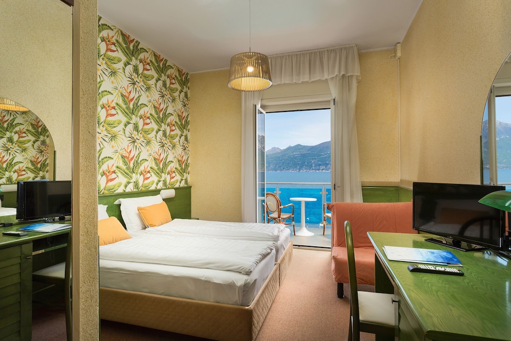 Double Room, Lake View photo 2