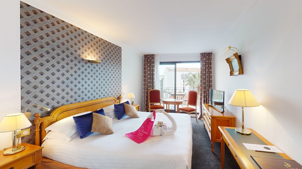 Deluxe Double Room - Photo 1