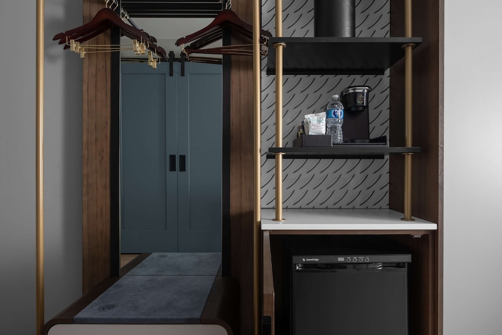 Suite, 1 King Bed, Accessible (Mobility & Hearing, Roll-In Shower) - Photo 1