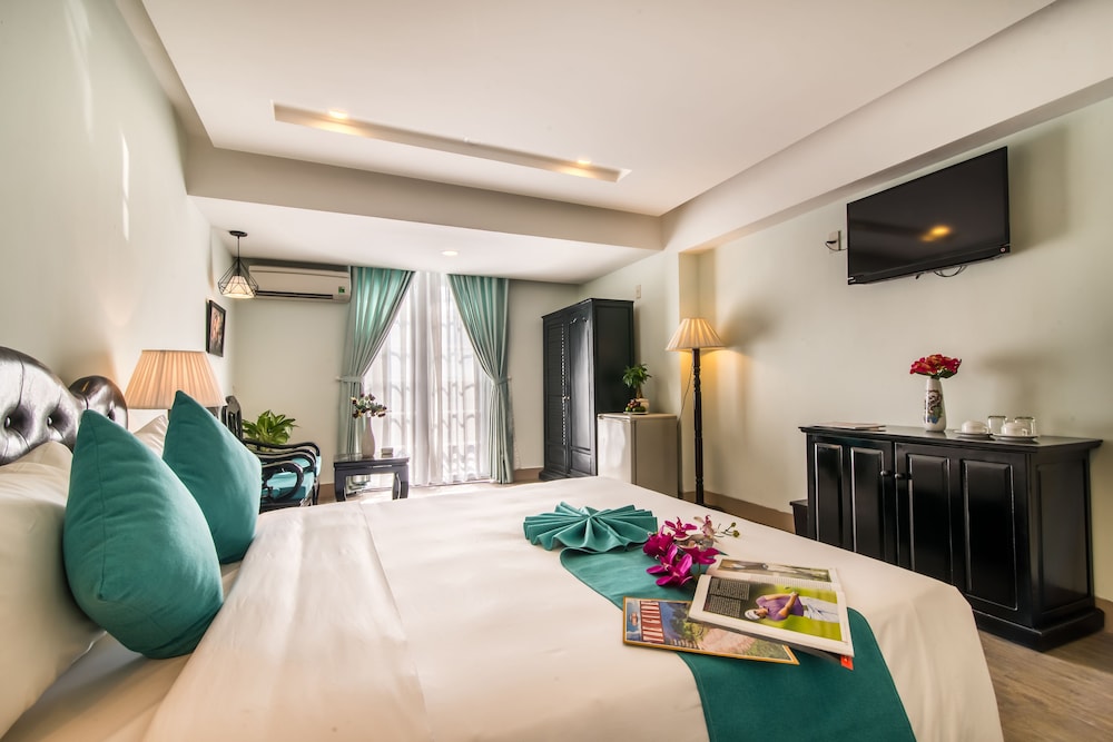 Standard Double Room, City View - Photo 3