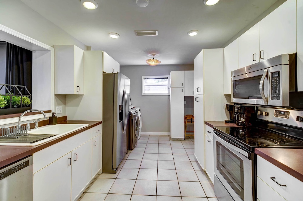 House (2 Bedrooms) photo 2