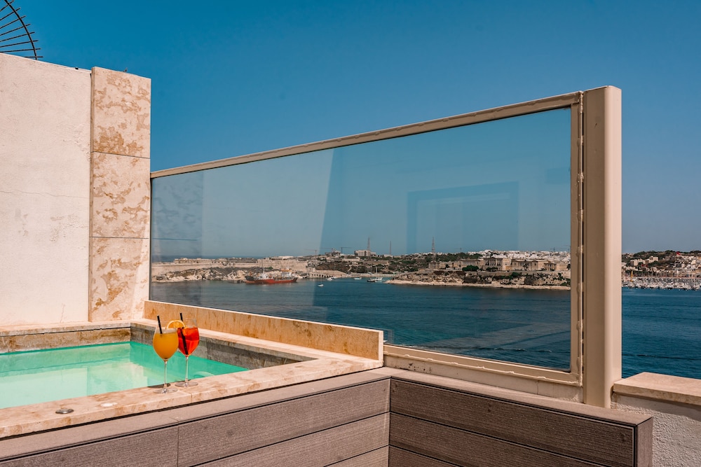 Hideaway Harbour View Pool Suite (Annex) - Photo 9