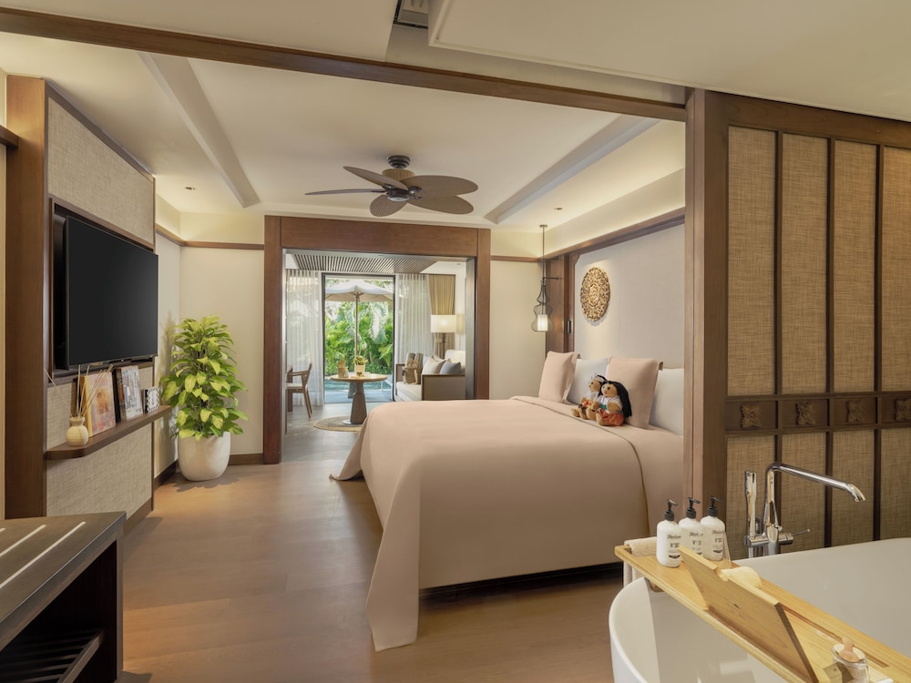 Family Concierge Connecting Junior Suite Lagoon Access