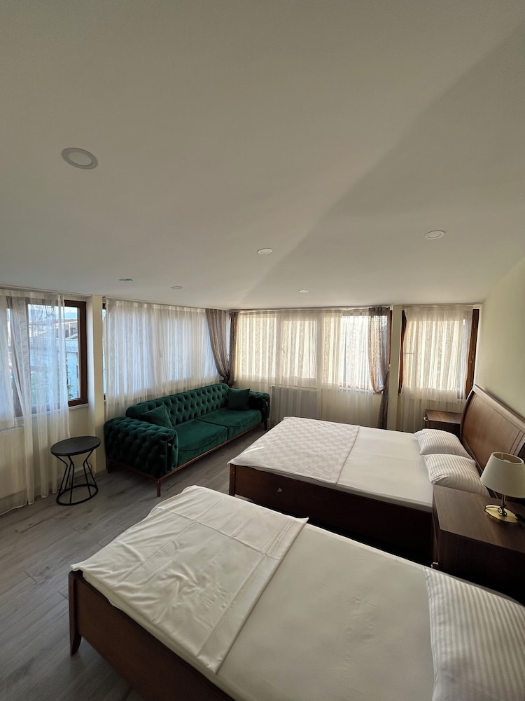 Deluxe Twin Room, City View