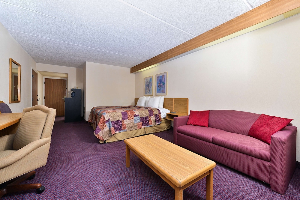 Suite, 1 King Bed, Non Smoking (Large Soaking Tub) - Photo 1