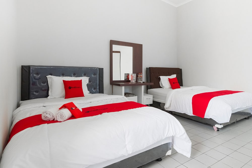 Twin Room (Reddoorz) photo 1