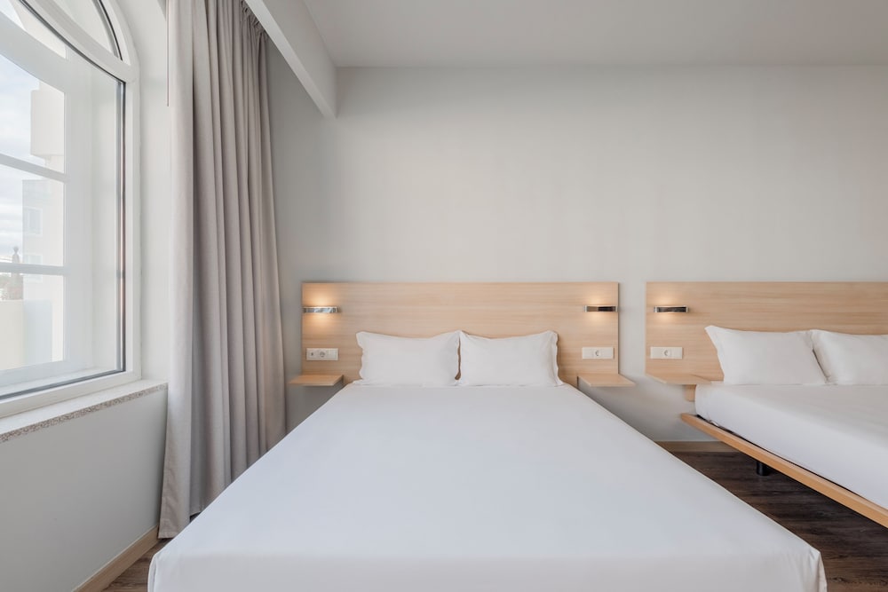 Superior Double Room, 2 Double Beds photo 2