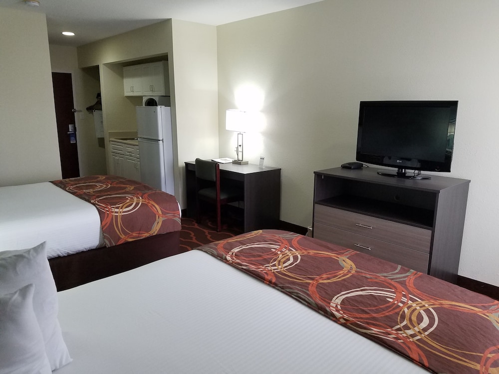 Room, 2 Queen Beds, Non Smoking - Photo 13
