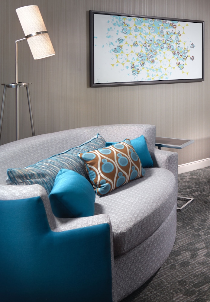 Suite, 1 Bedroom - Photo 2