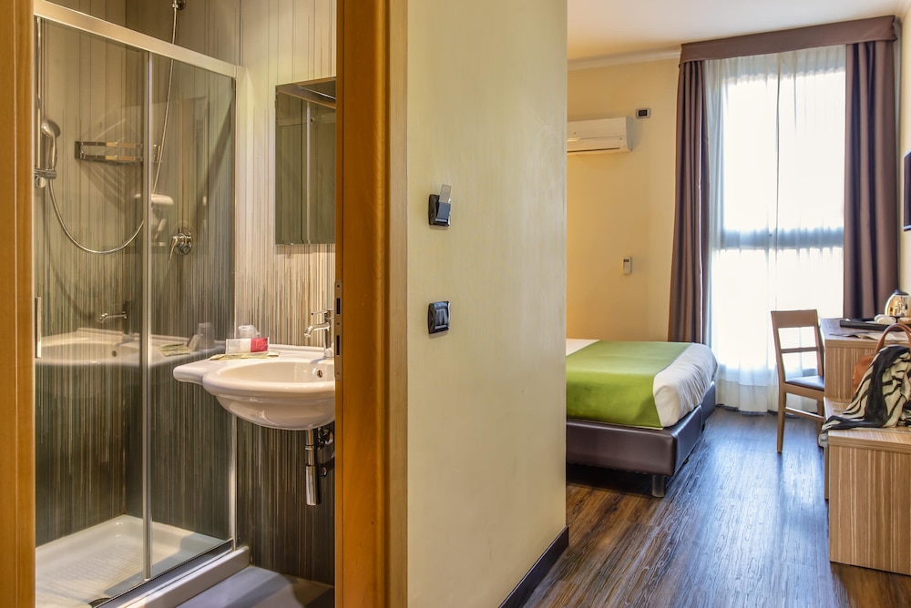 Superior Double or Twin Room photo 2