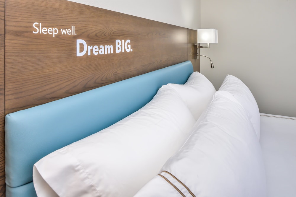 Junior Suite, 1 King Bed - Photo 2