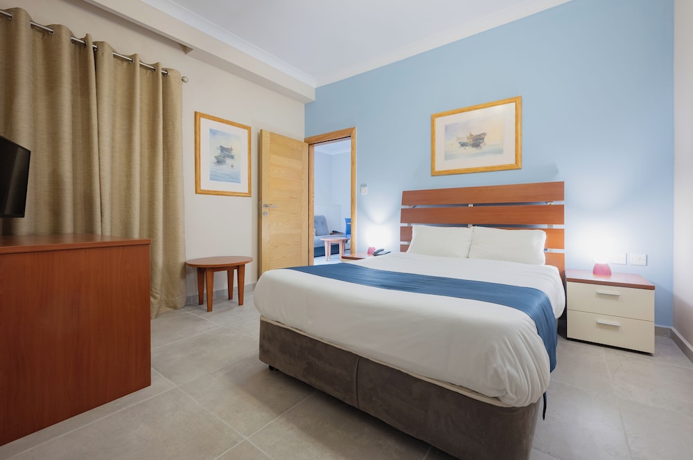 Apartment, 2 Bedrooms, Balcony, Pool View
