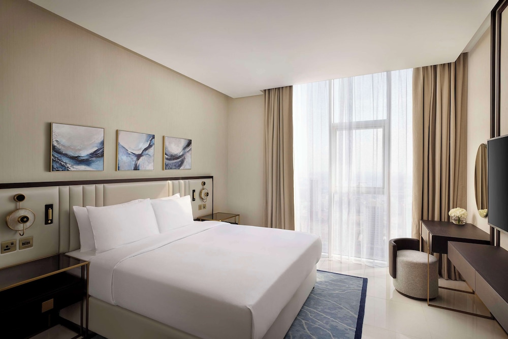 Suite, 3 Bedrooms, Balcony, City View